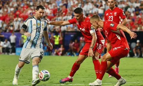 CĐV Anh lo trọng tài 'chống lưng' Argentina ở bán kết World Cup