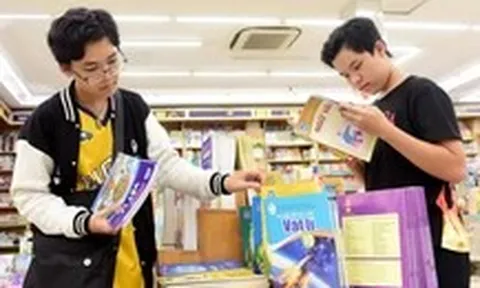 TP.HCM: Học sinh nào được mượn, học sinh nào được cấp miễn phí sách giáo khoa?