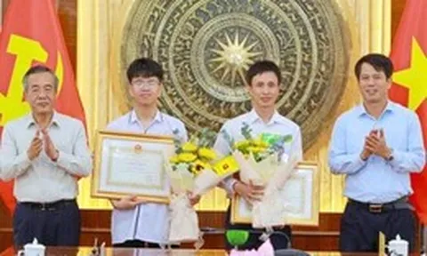 Thanh Hóa tặng bằng khen cho học sinh đoạt giải Olympic quốc tế và khu vực