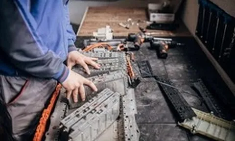 Pin xe điện quá bền, không thu được 'tiền đồng nát', còn phải trả tiền để tái chế