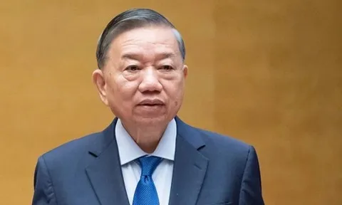 Bộ Chính trị: Tăng cường kỷ luật phát ngôn, văn hóa ứng xử của cán bộ, đảng viên trên không gian mạng