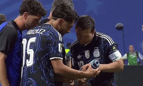 Argentina nhặt được 'phao thi' của Pickford