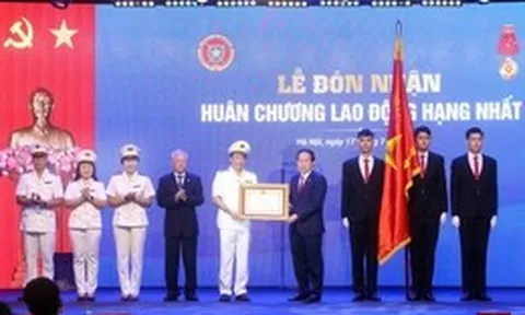 Cục Quản lý thi hành án dân sự được tặng thưởng Huân chương Lao động hạng nhất