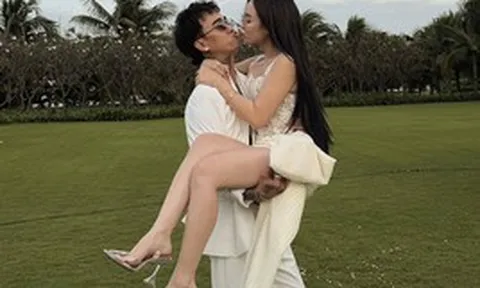 Nam ca sĩ nổi tiếng cưới mẹ đơn thân có 2 con riêng, nhắc mình phải xứng với vợ
