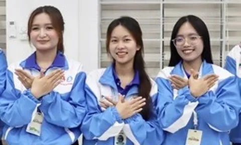49 chiến sĩ tình nguyện TP.HCM mang sức trẻ, tri thức đến đặc khu Côn Đảo
