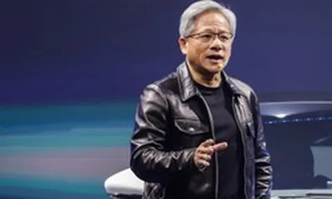 Áo khoác da biểu tượng của Jensen Huang được đấu giá gần 1 triệu USD: Toàn bộ số tiền sẽ hỗ trợ các tài năng công nghệ trẻ