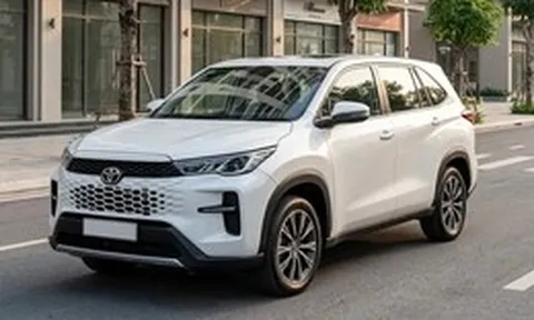 Toyota Innova Cross 2027 lộ nội thất: Màn lớn hơn, thêm nhiều tiện nghi