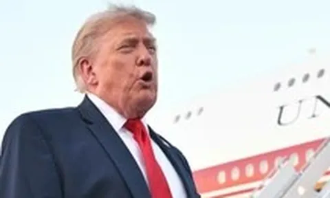 Ông Trump giải thích vì sao Mỹ 'đánh Iran rất mạnh đêm nay'
