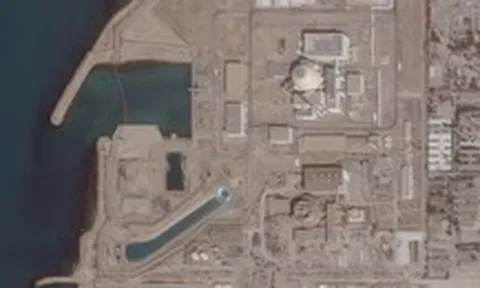 Trung Đông chiều 20-7: Mỹ đánh vào thành phố hạt nhân Bushehr; Iran giội hỏa lực khắp vùng Vịnh