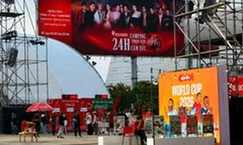 Sự kiện '2 trong 1': vừa xem World Cup, vừa đu dàn 'anh trai'