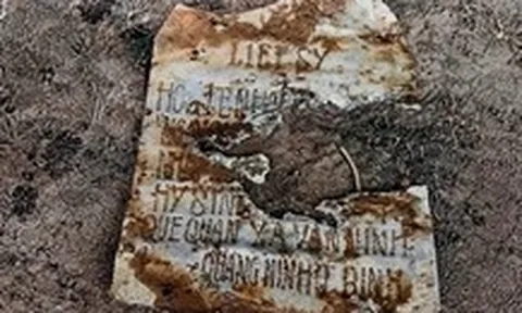 Hành trình 'giải mã' mảnh tôn khuyết chữ và lời kêu gọi tìm lại tên cho một liệt sĩ