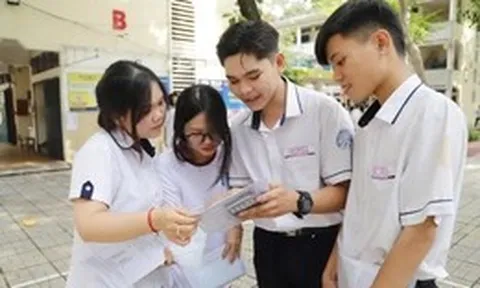 Top 100 theo tổ hợp xét tuyển: Hà Nội, TP.HCM dẫn đầu, Tuyên Quang tiếp tục gây chú ý