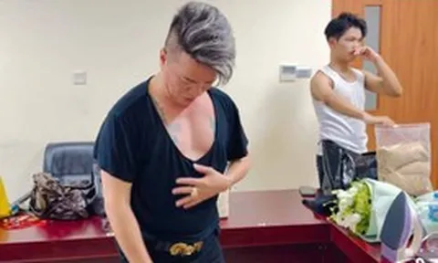 Nam ca sĩ U60 đình đám một thời phải mượn áo để lên sân khấu khi đi hát ở Hà Nội