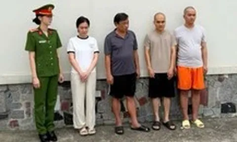 Vụ buôn lậu hơn 3.400 viên kim cương: Khởi tố thêm 4 bị can