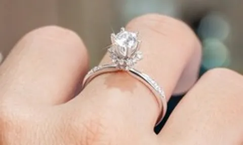 Thực tế mua bán vàng, kim cương ở PNJ sau thông báo chia 5 kỳ trả tiền cho khách