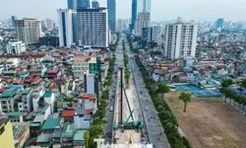 Toàn cảnh công trường ga ngầm S1 trên đường Văn Cao sau khi rào chắn gần 500m đường