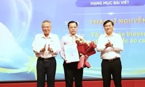 Trao giải cuộc thi viết và ảnh Tự hào 50 năm ngành điện thành phố mang tên Bác