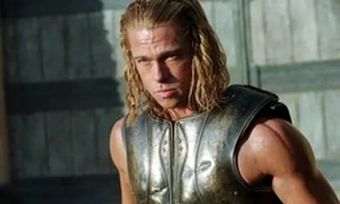 Phim Troy của Brad Pitt gây sốt trở lại nhờ The Odyssey