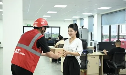 J&T Express tặng voucher mừng 8 năm đồng hành cùng người dùng Việt
