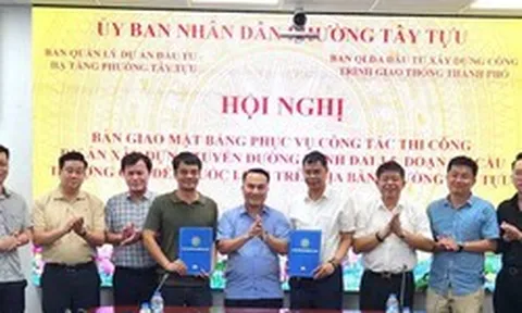 Phường Tây Tựu bàn giao mặt bằng thực hiện dự án đường Vành đai 3,5