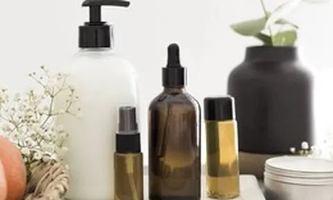Thu hồi toàn quốc 2 lô gel tắm gội và sản phẩm xông tắm sau sinh