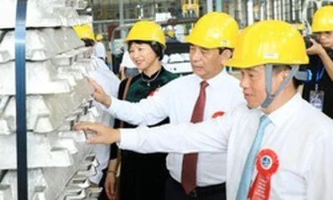 Việt Nam lần đầu sản xuất nhôm thỏi: Nhà máy công suất 450.000 tấn/năm, kỳ vọng giảm nhập khẩu 1,5 tỷ USD