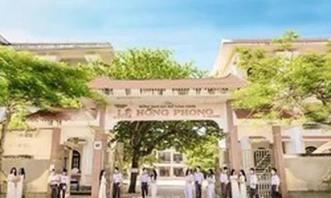 SẮP XẾP giảm khoảng 50% đầu mối trường học; hình thành cơ sở giáo dục quy mô lớn