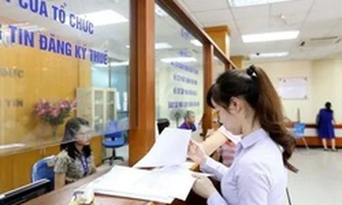 Cơ quan thuế yêu cầu các ngân hàng Agribank, Techcombank, MBBank… trích tiền từ tài khoản của người nộp thuế có tên trong danh sách sau