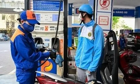 Giá xăng dầu hôm nay 28/7: Thế giới giảm sâu, trong nước chờ điều chỉnh