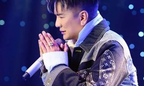 Nửa đêm, Đàm Vĩnh Hưng bất ngờ thông báo đặc biệt liên quan đến quán cà phê ở đường Ngô Thời Nhiệm vừa khai trương được 10 ngày