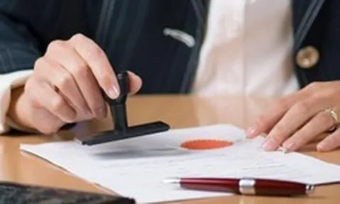Đề xuất bỏ công chứng giao dịch đất đai: Người mua nhà sẽ gặp rủi ro nào?
