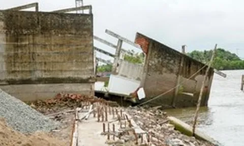 Kè hơn 310 tỉ đồng lại chậm tiến độ vì vướng mặt bằng