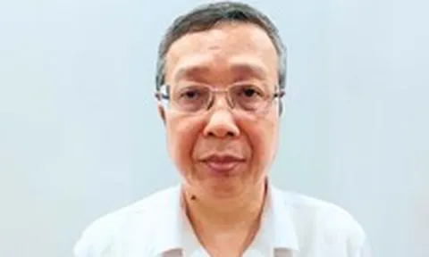 Bắt tạm giam Thứ trưởng Bộ Nông nghiệp và Môi trường Hoàng Trung