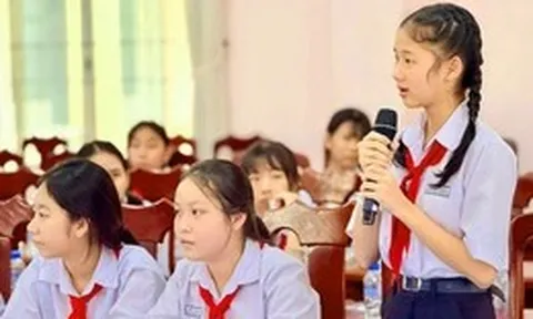 Lãnh đạo xã tạo diễn đàn để lắng nghe ý kiến thiếu nhi