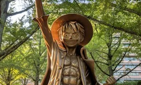 Tượng Luffy trong One Piece vẫn hiên ngang sau trận động đất rung chuyển Nhật Bản