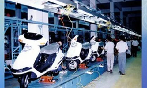 Chủ tịch Geely Holding Lý Thư Phúc – Người không chờ thời thế gọi tên