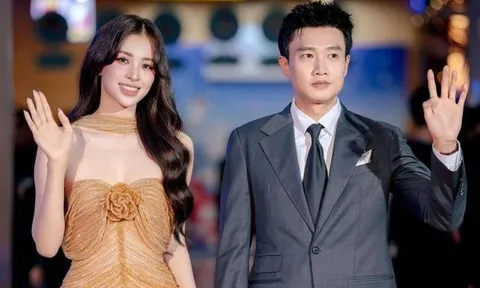 Màn tương tác đầy dí dỏm của "trai hư showbiz" khi hội ngộ Tiểu Vy