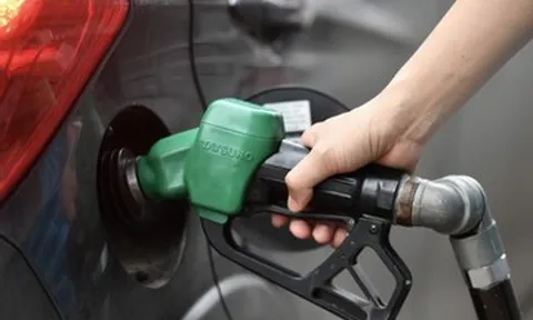 Khan dầu diesel cục bộ, không loại trừ một số doanh nghiệp bán cầm chừng chờ tăng giá