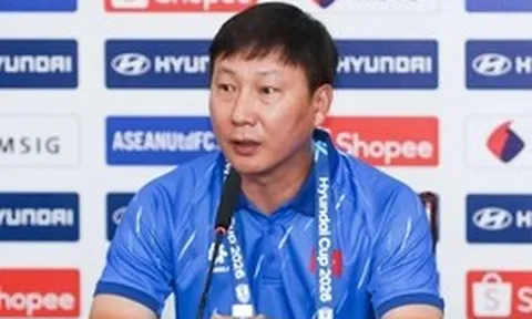 HLV Kim Sang Sik để ý cầu thủ nhập tịch từ Nhật Bản, Hàn Quốc của Singapore