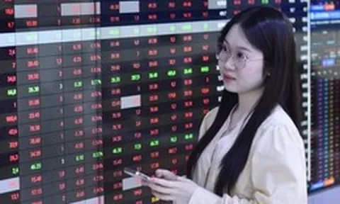 Chứng khoán 30-7: Lấy lại mốc 1.700 điểm, VN-Index đã qua giai đoạn nguy hiểm?
