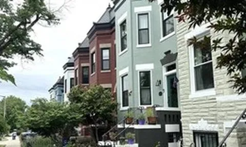 Lãi suất vay thế chấp tăng vọt, thêm sức ép lên thị trường nhà ở Mỹ
