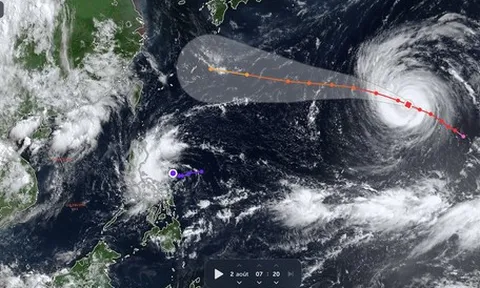 Bão Dolphin hướng về Trung Quốc, phía đông Philippines sắp có thêm bão mới