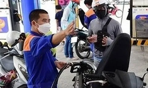Giá xăng dầu hôm nay 3/8: Dầu thế giới giảm mạnh, trong nước ở mức thấp