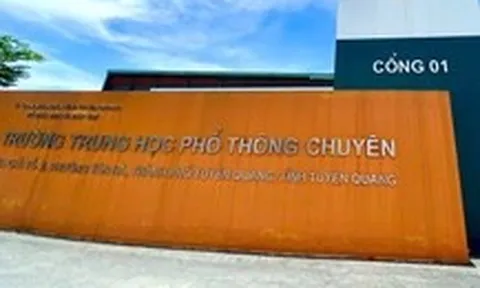 Vụ hơn 140 điểm 10 toán tại THPT chuyên Tuyên Quang: Bộ GD-ĐT công bố phương án xử lý thí sinh vào sáng 5-8