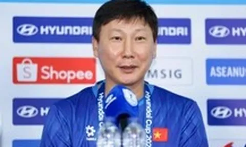 HLV Kim Sang Sik: 'Đình Bắc vượt qua áp lực và thi đấu rất tốt'