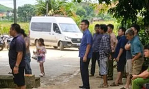 Thau rửa hòn non bộ, đôi vợ chồng già hơn 80 tuổi bị điện giật tử vong
