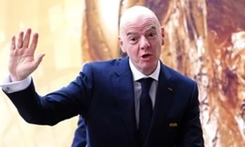 UEFA tung thêm 'đòn đánh' Chủ tịch FIFA Gianni Infantino