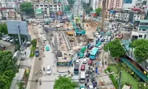Hà Nội 'thúc' tiến độ thi công cầu vượt Nguyễn Chí Thanh trên Vành đai 1