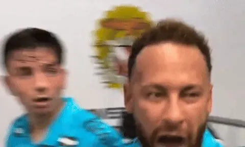 Neymar nổi nóng, khẩu chiến với đối thủ sau chiến thắng
