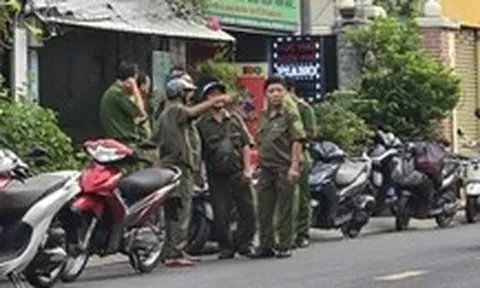 Cháy nhà đường Nguyễn Văn Đậu lúc rạng sáng, 3 người trong gia đình bị thương nặng